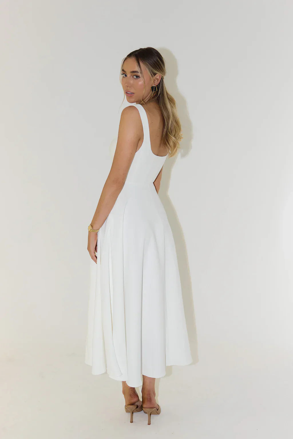 Doris – Robe à encolure carrée