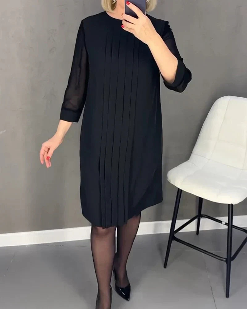 Monique™ | Robe Noire Élégante à Manches Voilées