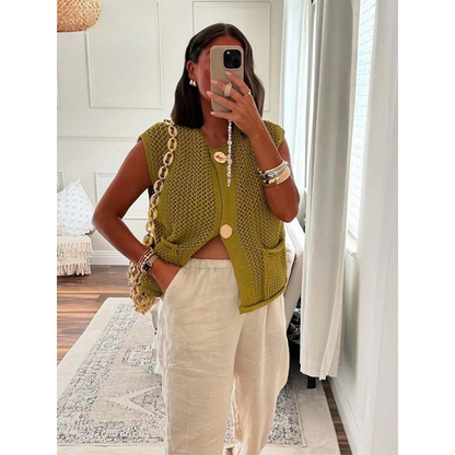 Eleanor | Le Gilet Boutonné Tricoté