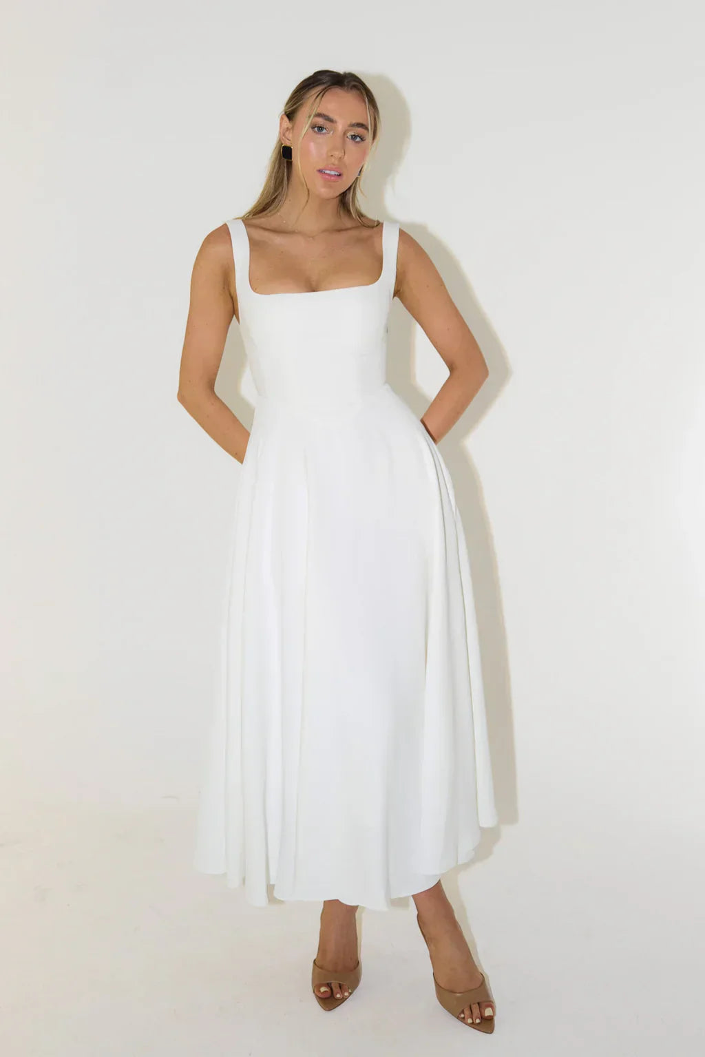 Doris – Robe à encolure carrée