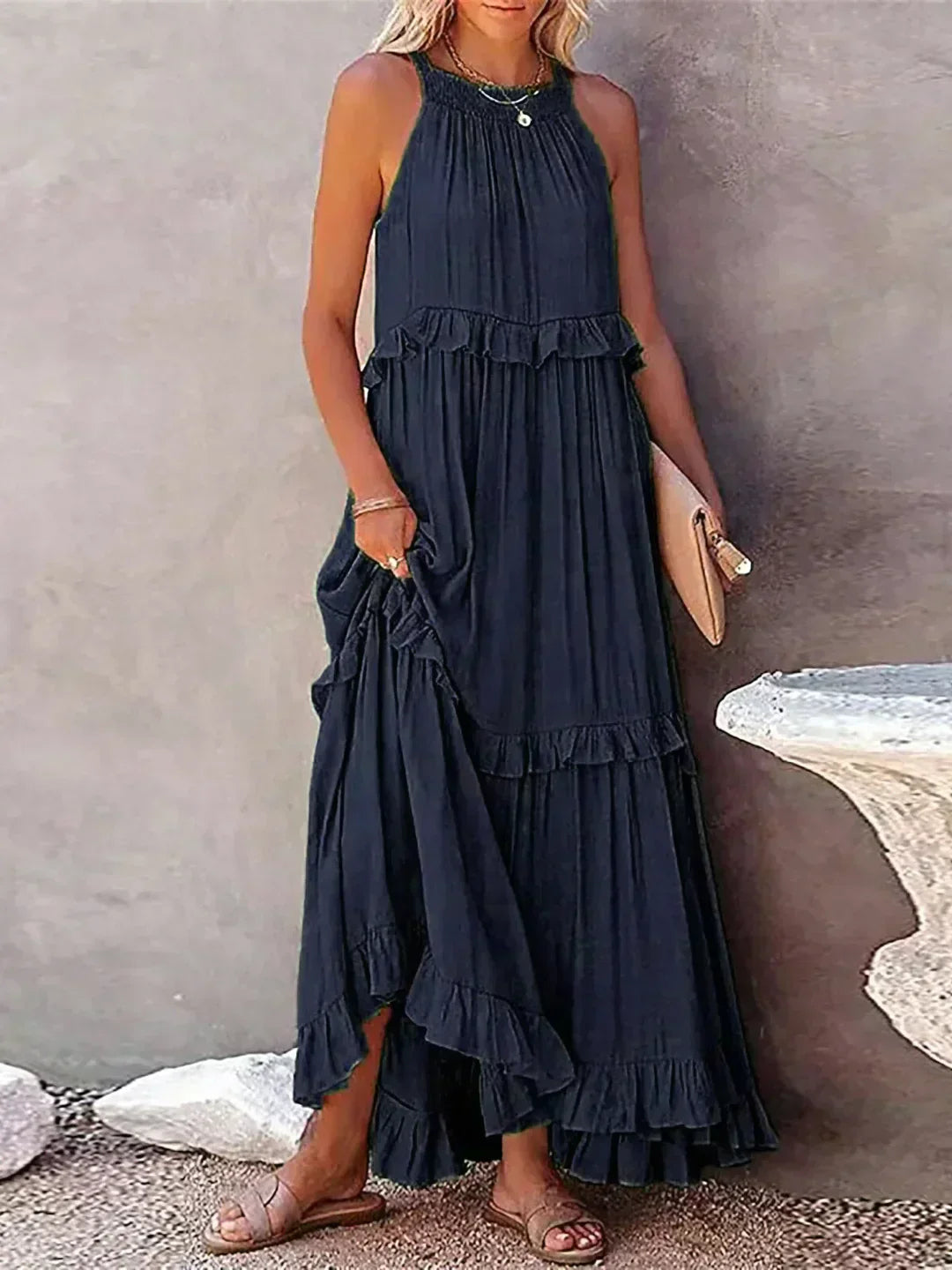 Ilona - HALTERNECK JURK MET RUFFLES EN ZAKKEN