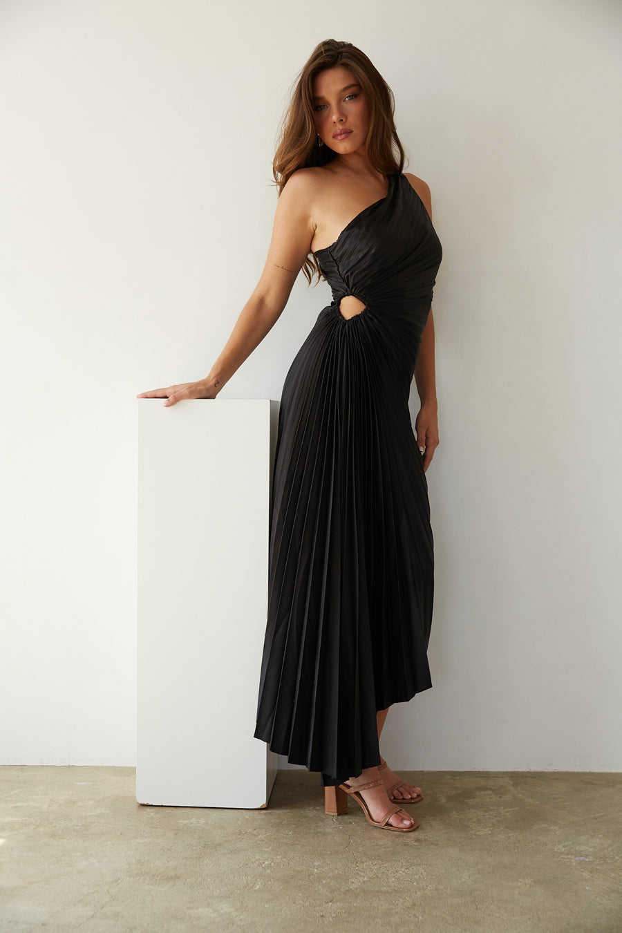 Sylviana™ | Midi Plissé Jurk met Één Schouder